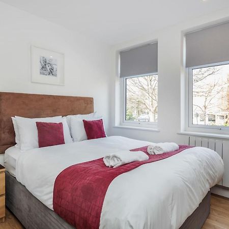 Roomspace Serviced Apartments - Swan House Leatherhead Eksteriør billede