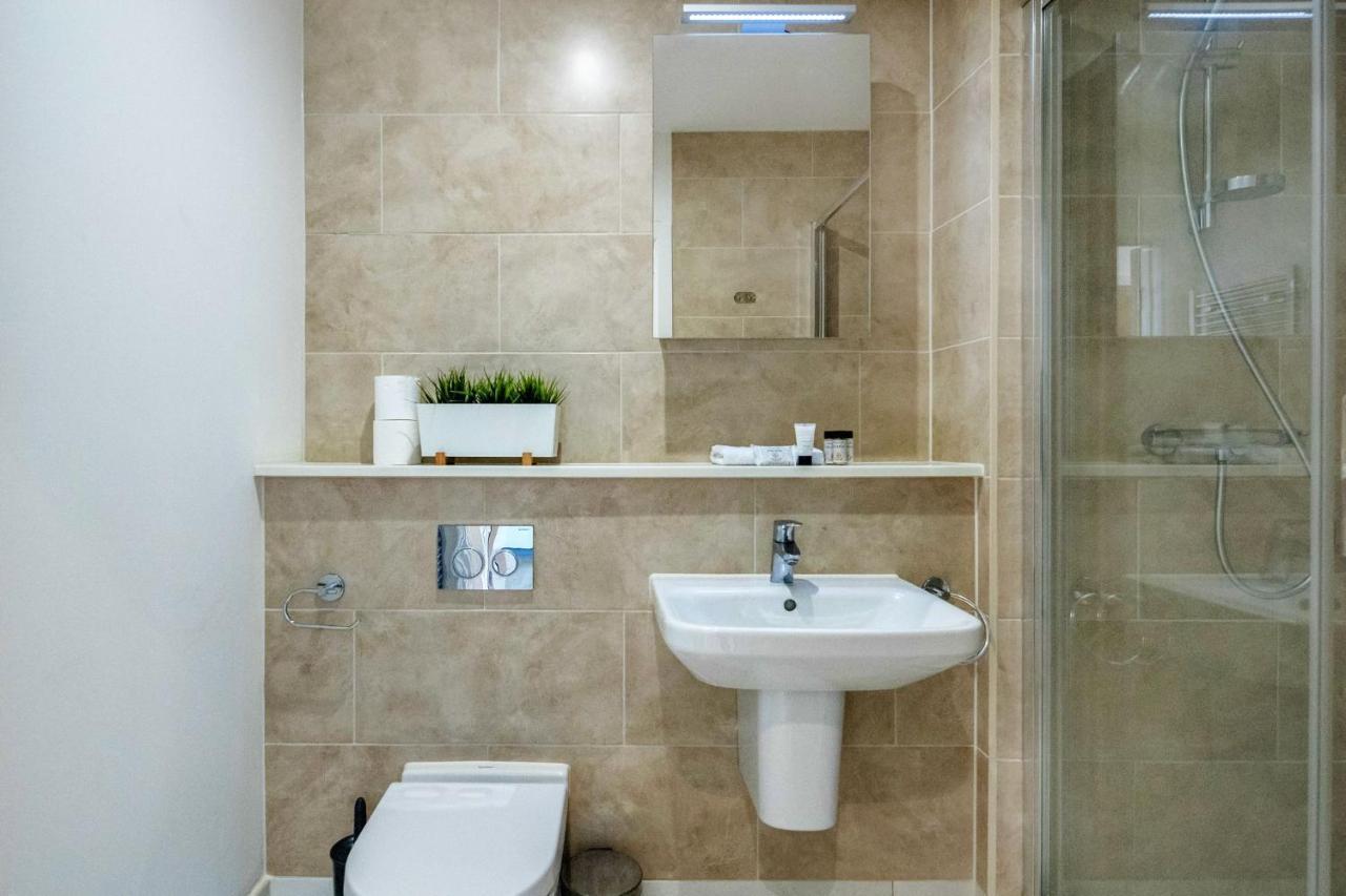 Roomspace Serviced Apartments - Swan House Leatherhead Eksteriør billede