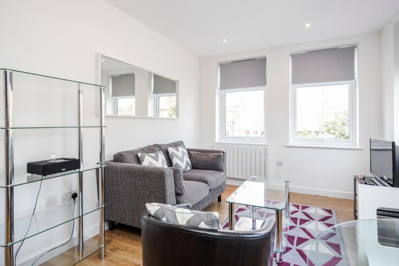 Roomspace Serviced Apartments - Swan House Leatherhead Eksteriør billede